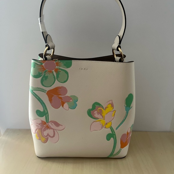 Sold! NWT Coach C8609 Town Bucket Bag With Dreamy Land Floral Print - Picture 5 of 11